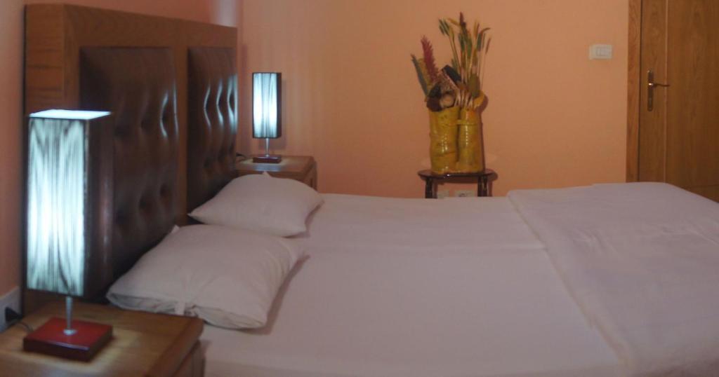 Bristol Hotel Tirana Pokoj fotografie